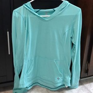 Mountain hardware mint long sleeve